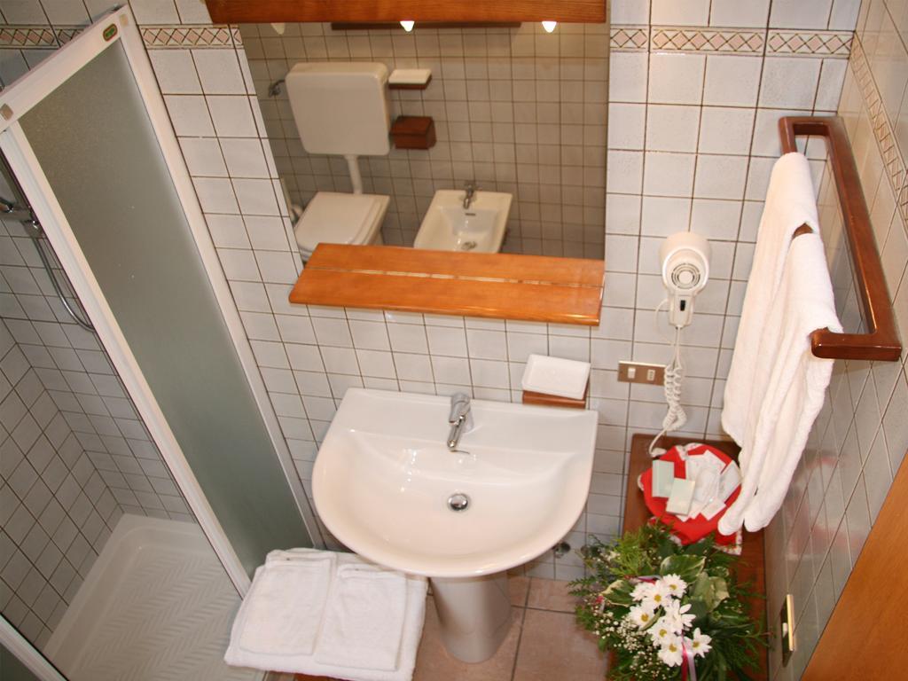 Gelindo Dei Magredi Hotel Vivaro Room photo